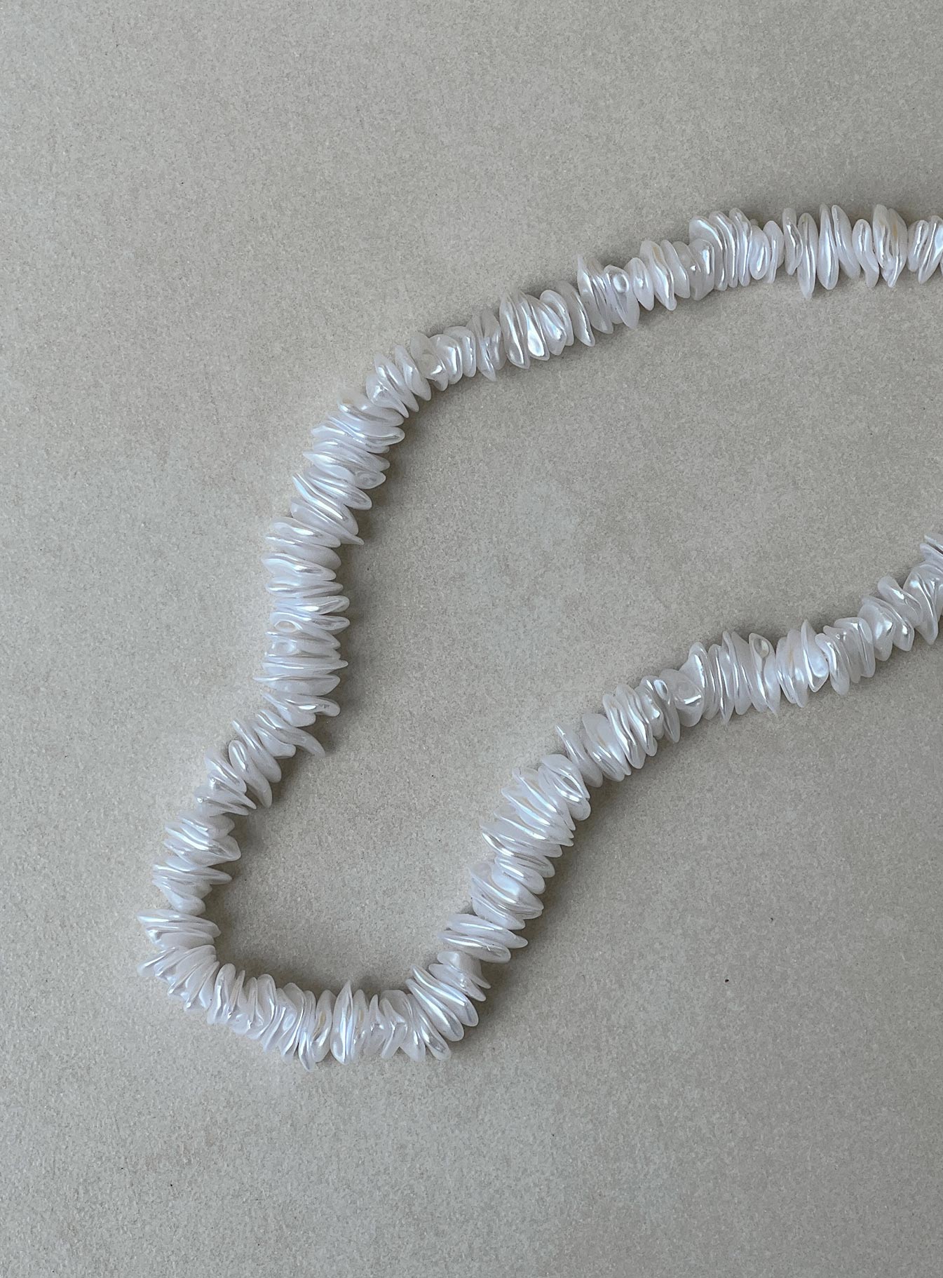 Necklace Beaded design Gold-toned Lobster clasp fastening