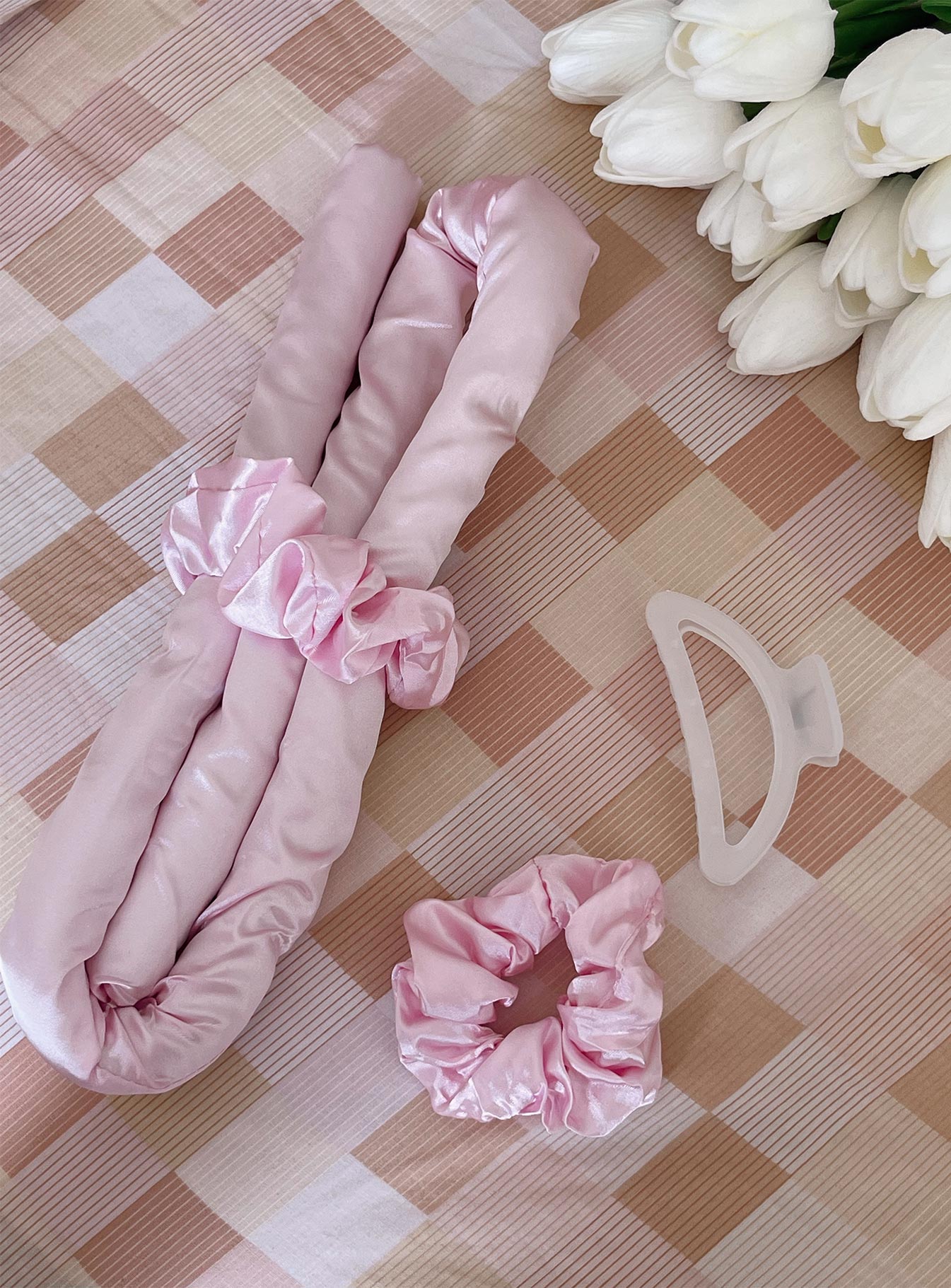 Heatless curl pack Pack of four items Silk material  Two scrunchies Transparent hair clip Foam headpiece