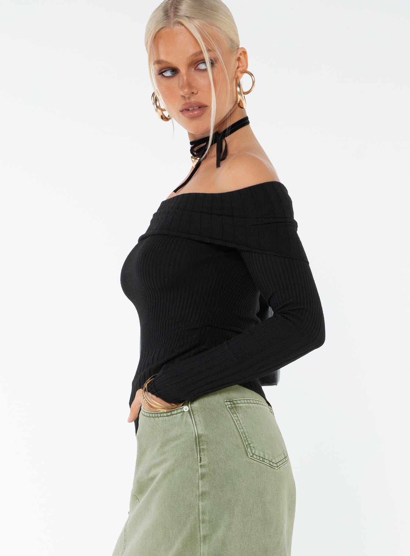Sweater Soft ribbed material Off-the-shoulder design Asymmetric hem Semi-sheer Good stretch