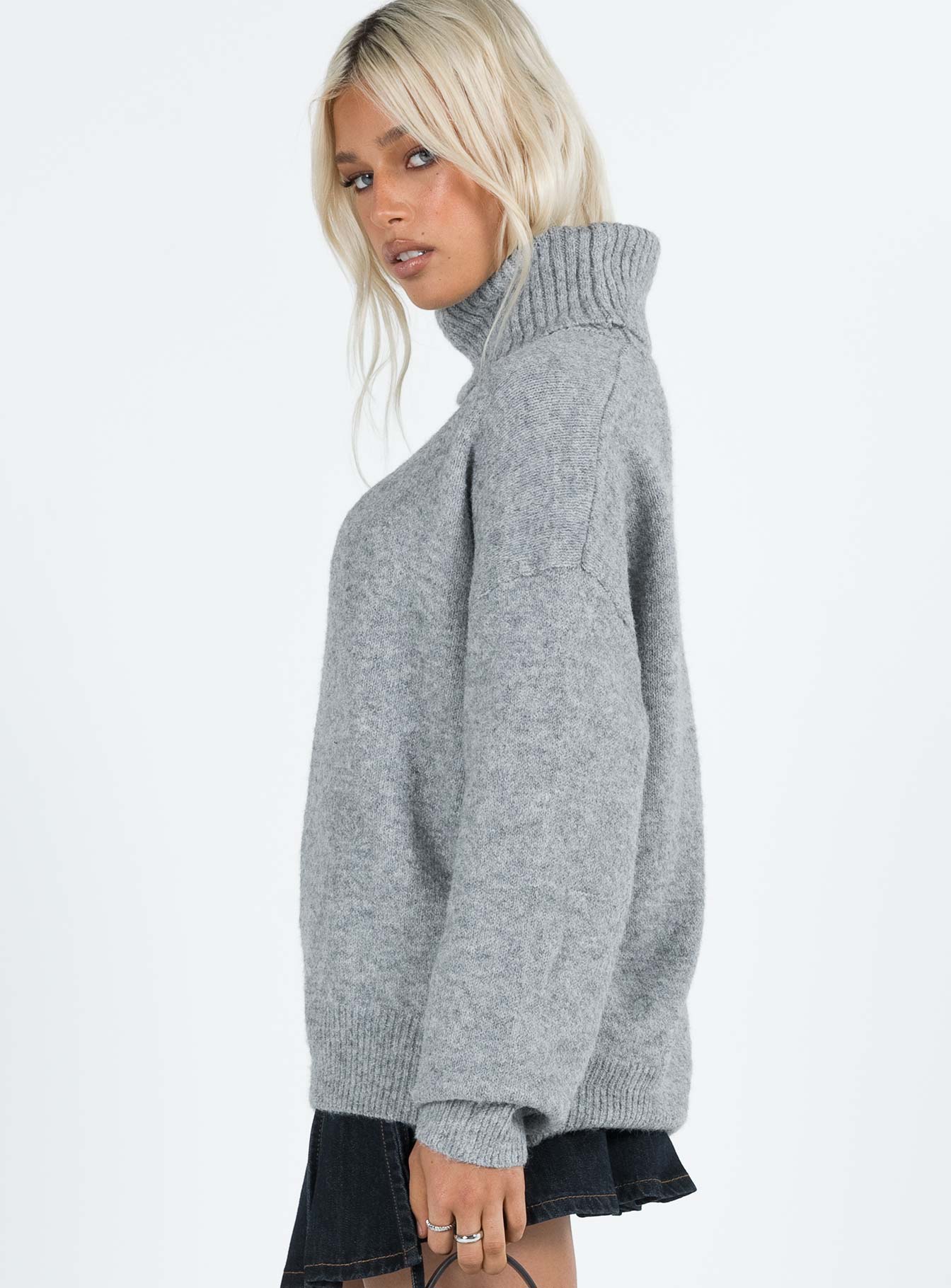Turtle neck sweater Soft knit material Drop shoulder