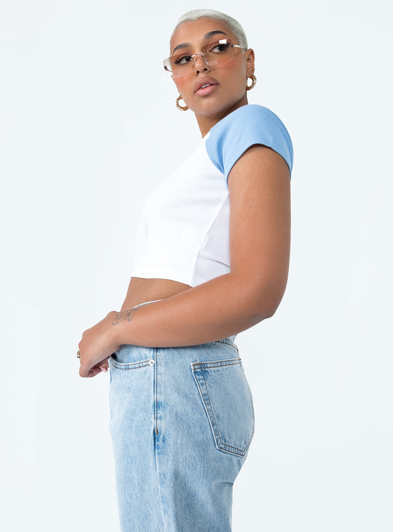 Ringer tee Slim fitting  100% cotton Vintage look graphic  Good stretch  