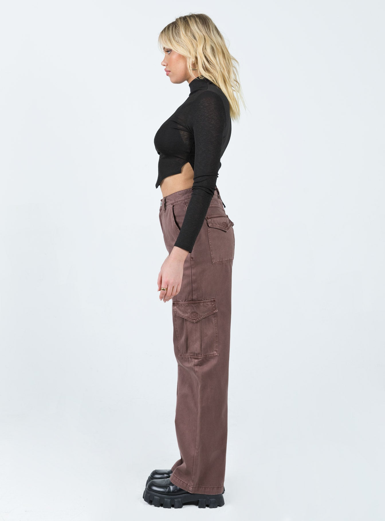 Cargo pants Zip & button fastening  Belt looped waist  Classic hip pockets  Velcro leg & back pockets Wide leg 