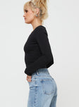 Long sleeve top  Slim fit, scooped neckline, ribbed material Good stretch. unlined