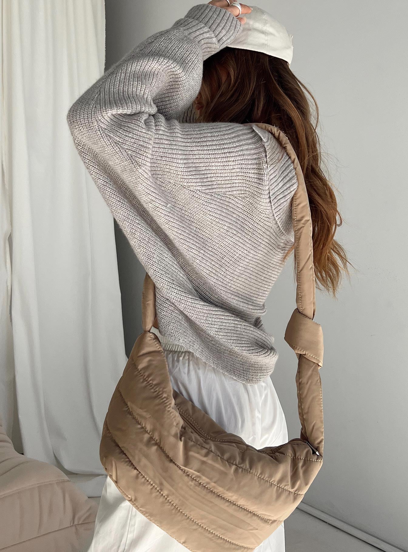 Sweater Relaxed fit 52% acrylic 28% nylon 20% polyester Knit material Wide collar Cropped design Good stretch Unlined