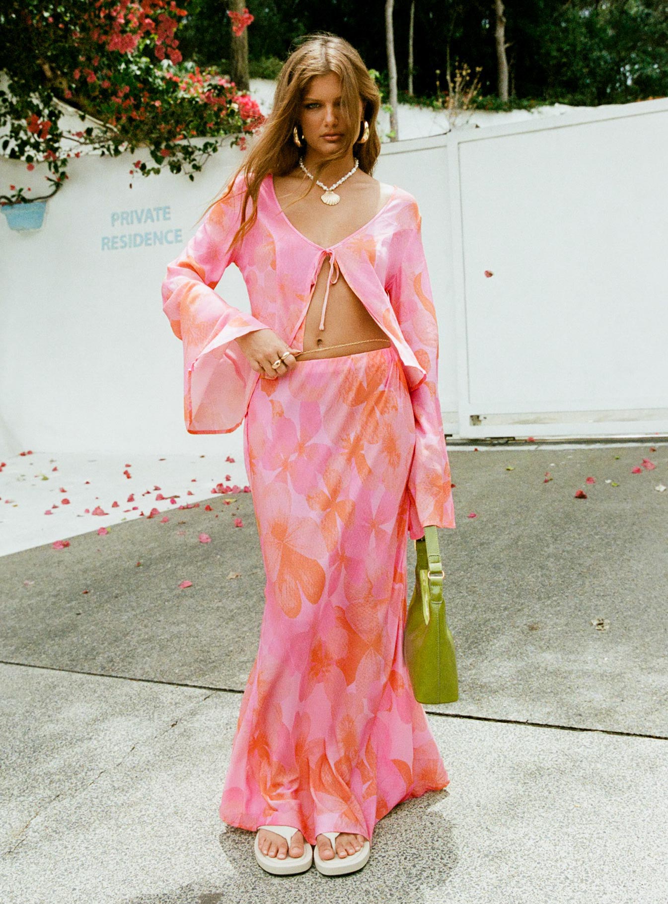 Floral maxi skirt Low rise, elasticated waistband