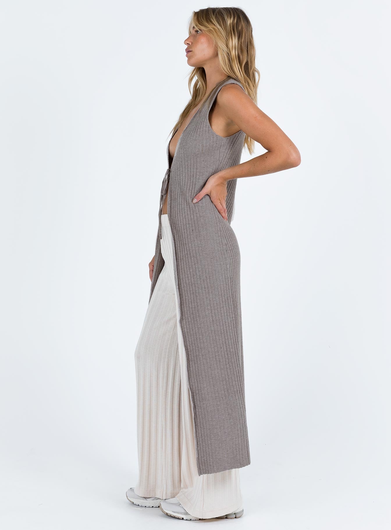 Tieghan Longline Cardigan Brown Princess Polly  regular 