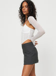 Mid rise skort Invisible zip fastening, slit at side Good stretch, fully lined Mid rise skort Invisible zip fastening, slit at side Good stretch, fully lined 