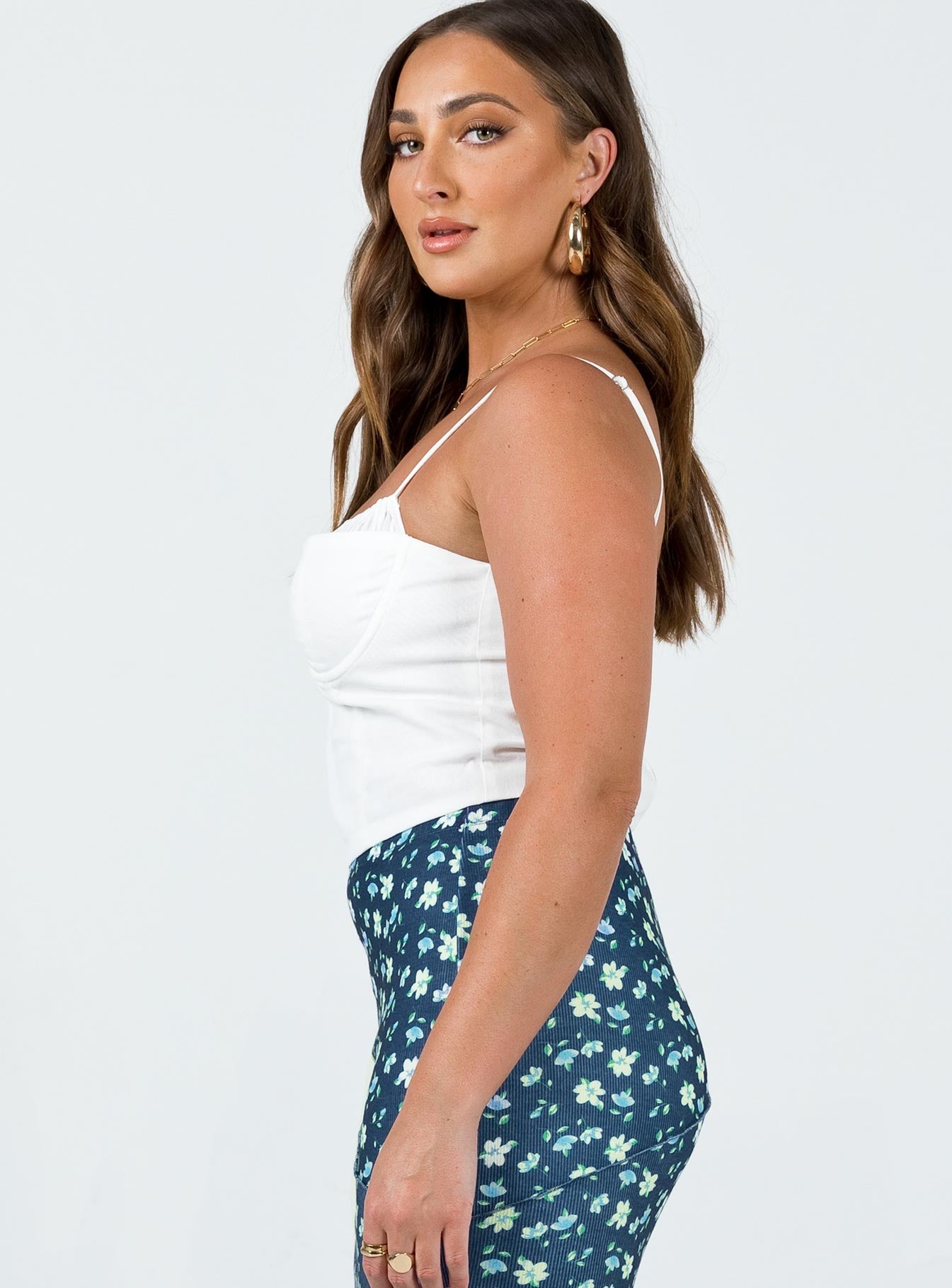 Corset Adjustable shoulder straps Wired cups Adjustable ruching at bust Zip fastening at back