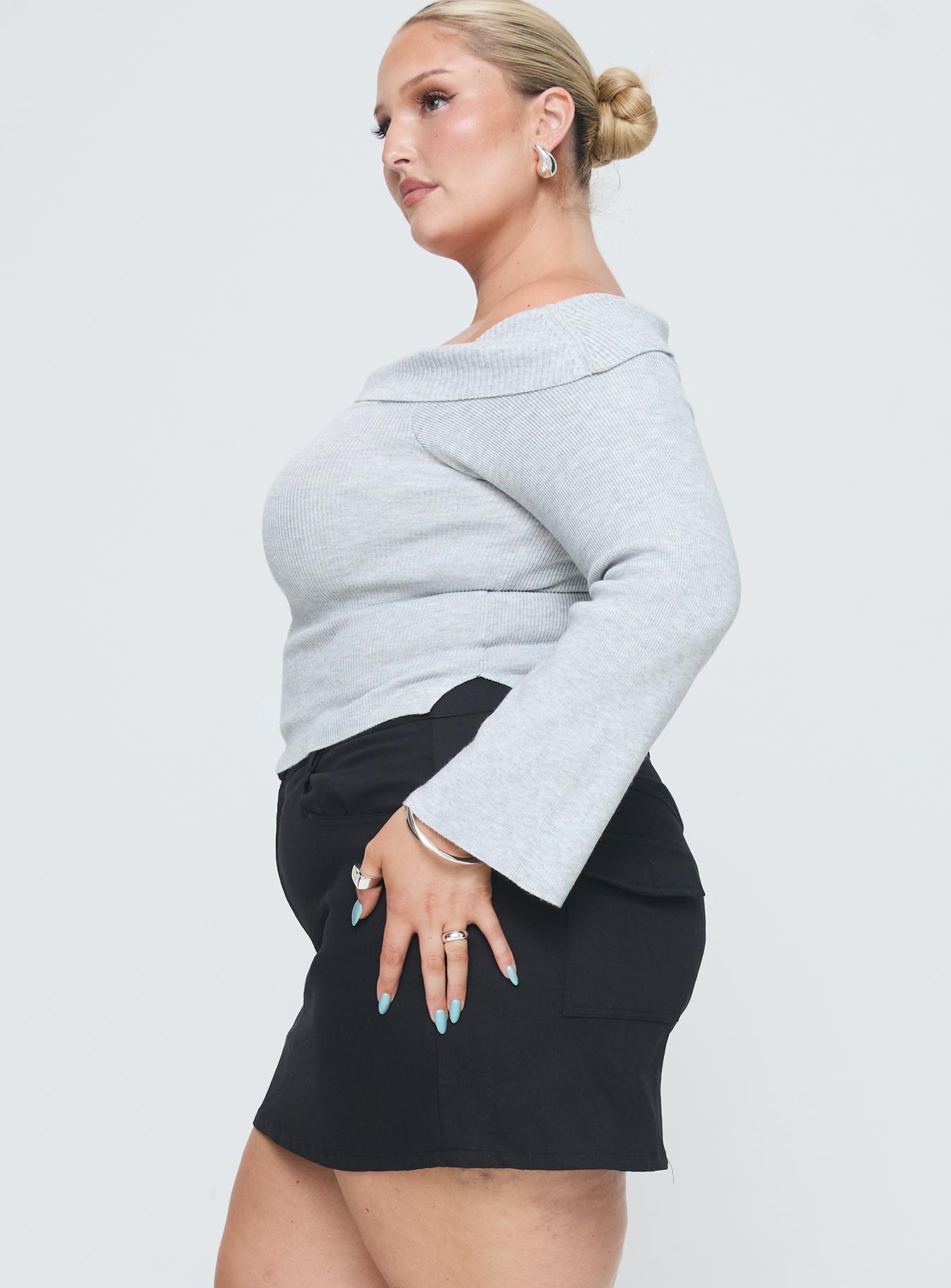 Princess Polly Curve  Low rise mini skirt Belt looped waist, zip and button fastening, four-pocket design Slight stretch, unlined 