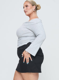 Princess Polly Curve  Low rise mini skirt Belt looped waist, zip and button fastening, four-pocket design Slight stretch, unlined 