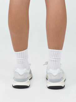 New Balance 5740 Grey