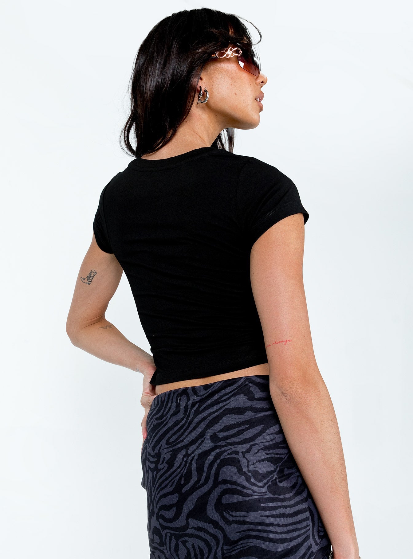 Black baby tee Puff graphic print  Good stretch 