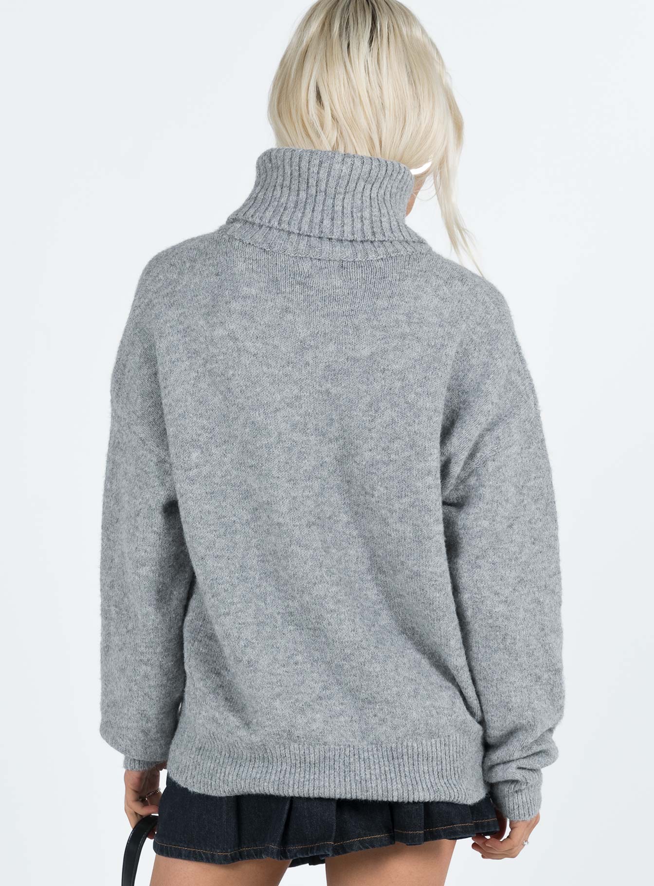 Turtle neck sweater Soft knit material Drop shoulder
