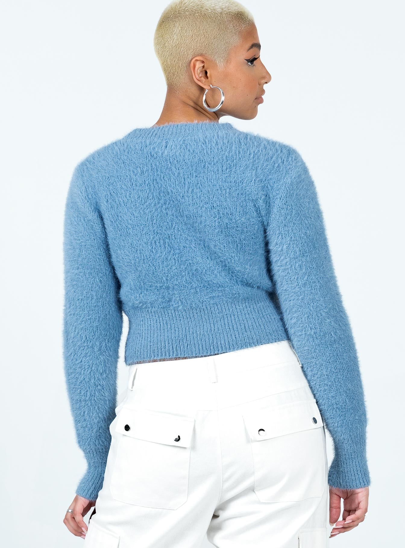 Blue sweater Fluffy knit material