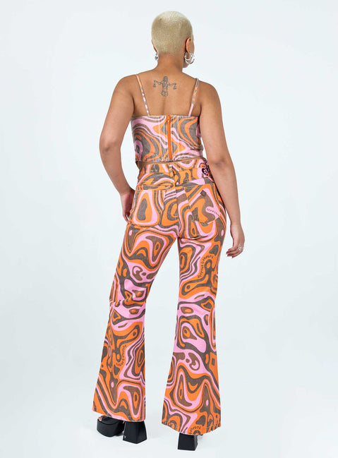 Jeans Printed design  High waisted  Zip & Button fastening  Belt looped waist  Classic five pocket design  Flared leg 