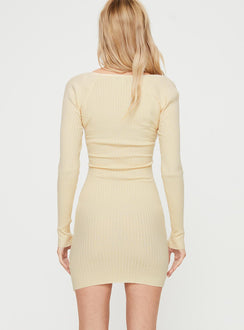 Mini dress Slim fitting, long sleeves, ribbed knit material, sweetheart neckline Good stretch, unlined 