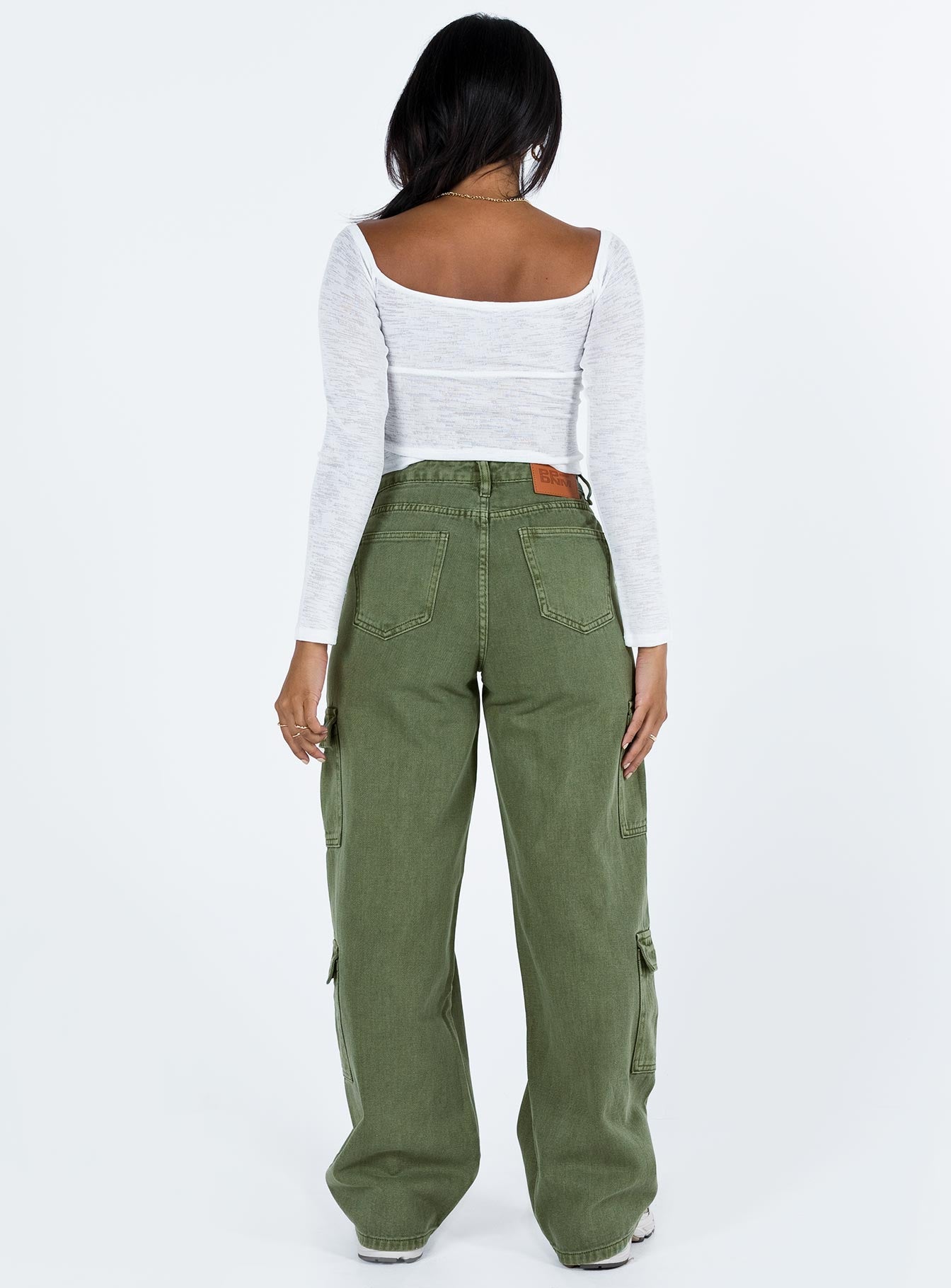 Cargo jeans Green denim High rise Belt looped waist  Button and zip fastening Four classic pockets Branded patch at back Straight leg Extra cargo style leg pockets