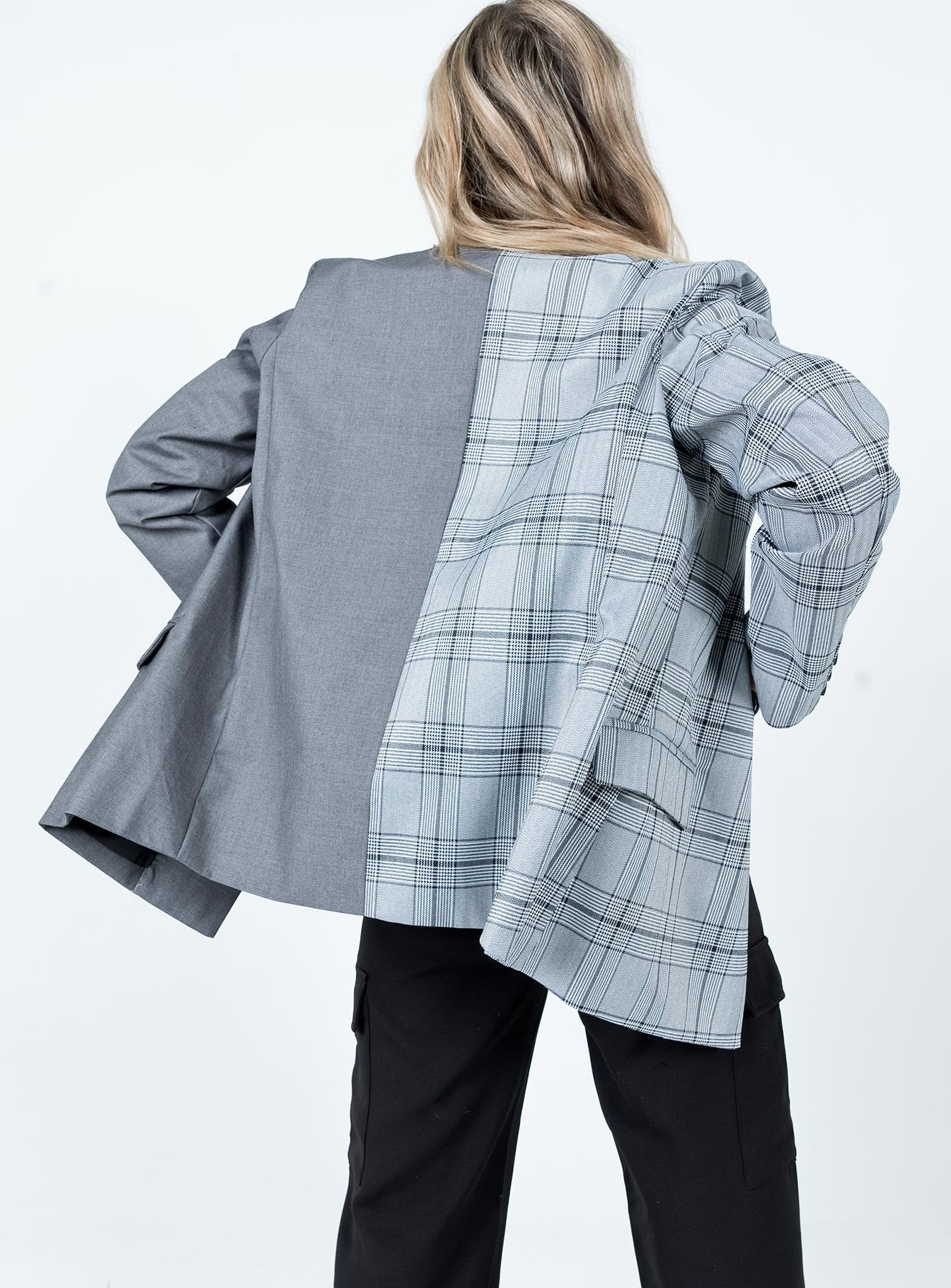 Grey oversized blazer Lapel collar  Button front fastening  Chest & hip pockets  Satin lined  Half plaid print 