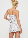 Mini skirt, floral print Mid-rise, lace trim detail, invisible zip fastening at side  Non-stretch, fully lined