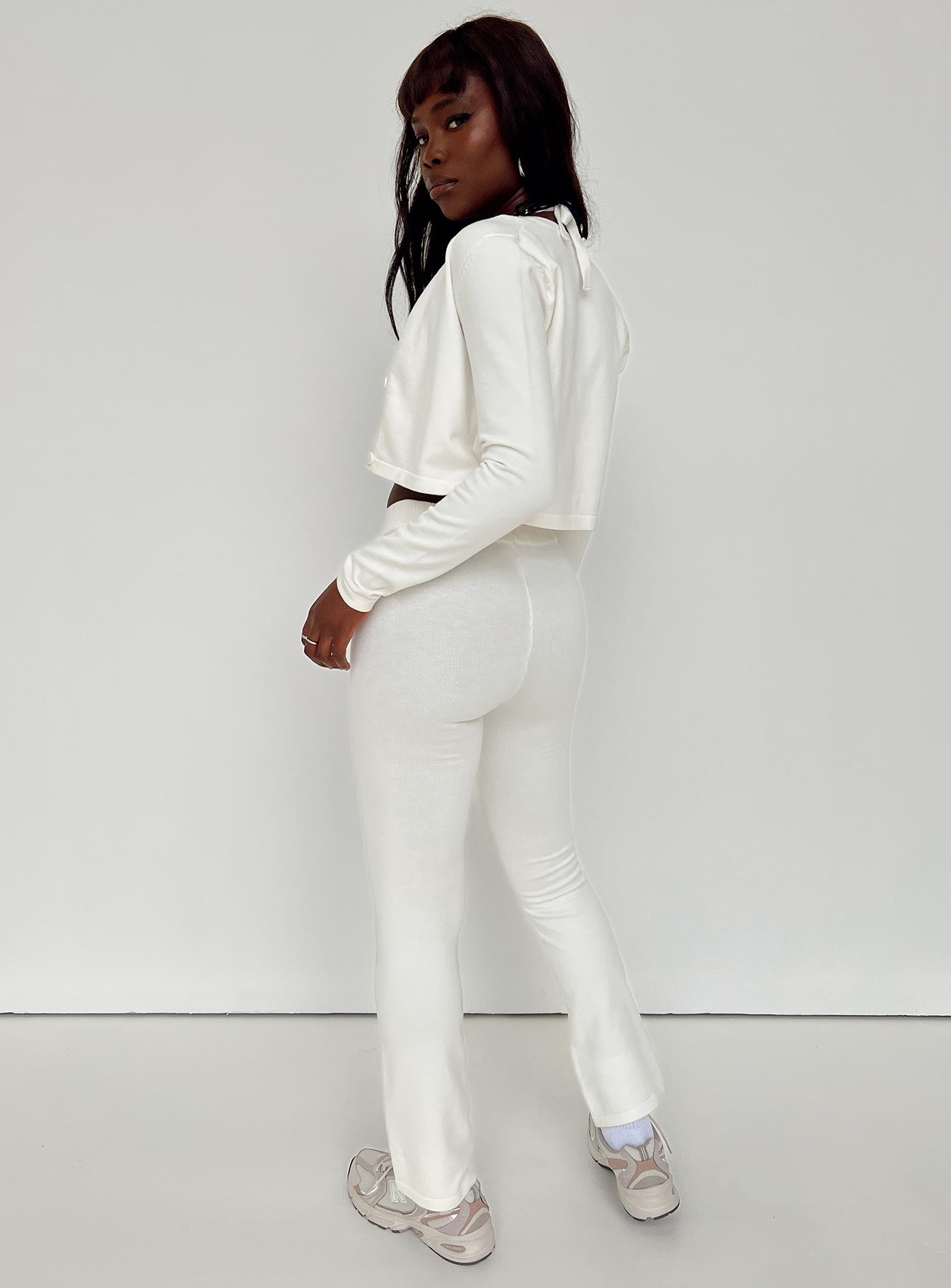 Matching set Knit material Crop top Halter neck tie  Long sleeve cardigan High neckline Button fastening at front Pants High rise Elasticated waistband Slim leg