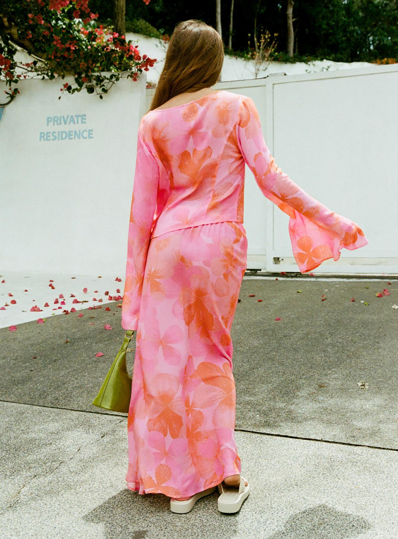 Floral maxi skirt Low rise, elasticated waistband