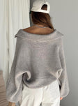 Sweater Relaxed fit 52% acrylic 28% nylon 20% polyester Knit material Wide collar Cropped design Good stretch Unlined
