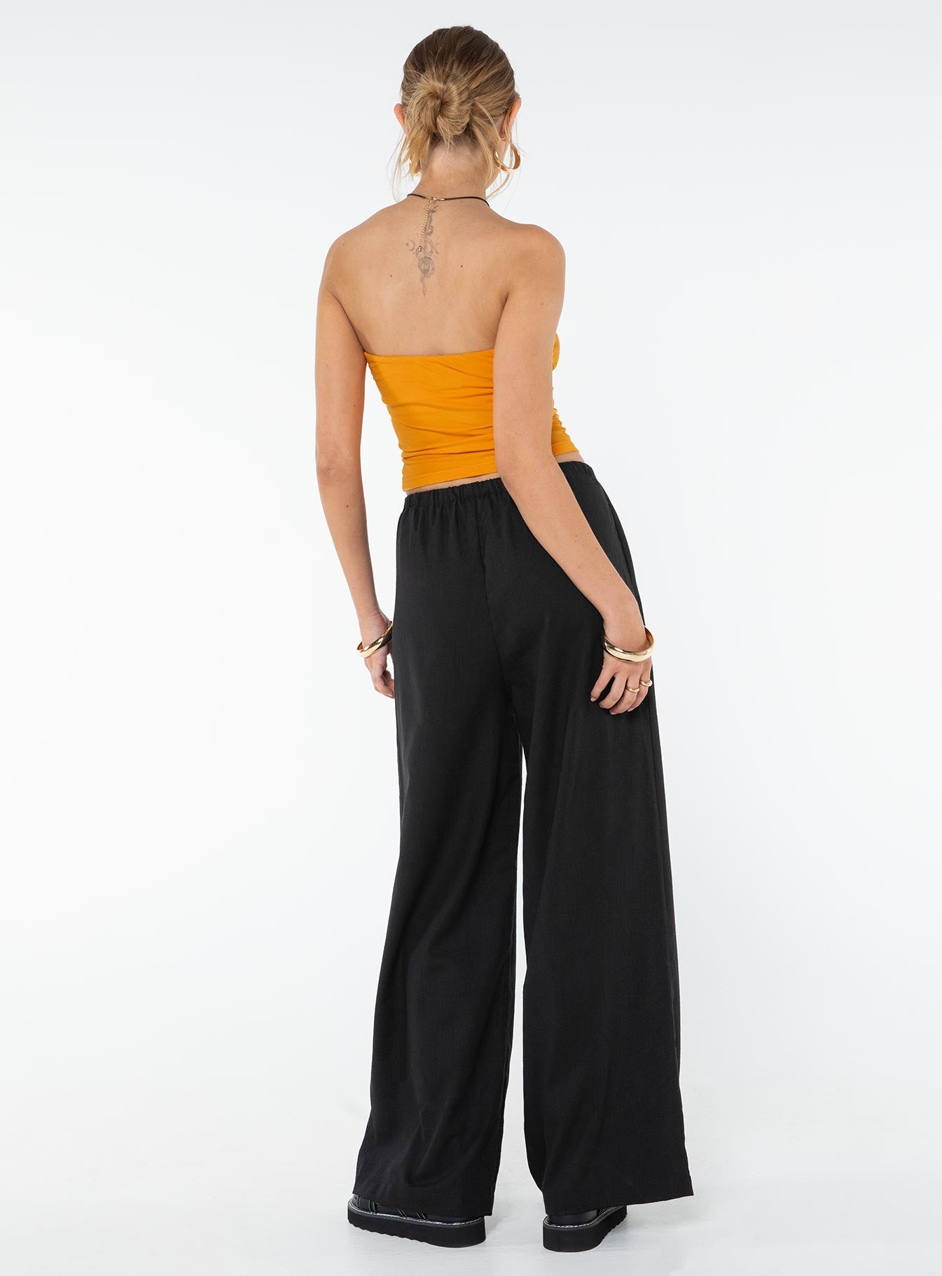 Linen pants Elasticated waistband, drawstring fastening, twin hip pockets, wide leg