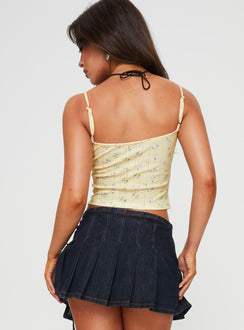 Top, floral print Slim fitting, sweetheart neckline, lace trim, rose detail at bust Adjustable straps