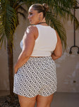 Emelita Linen Shorts Black / White Curve Princess Polly high-rise 