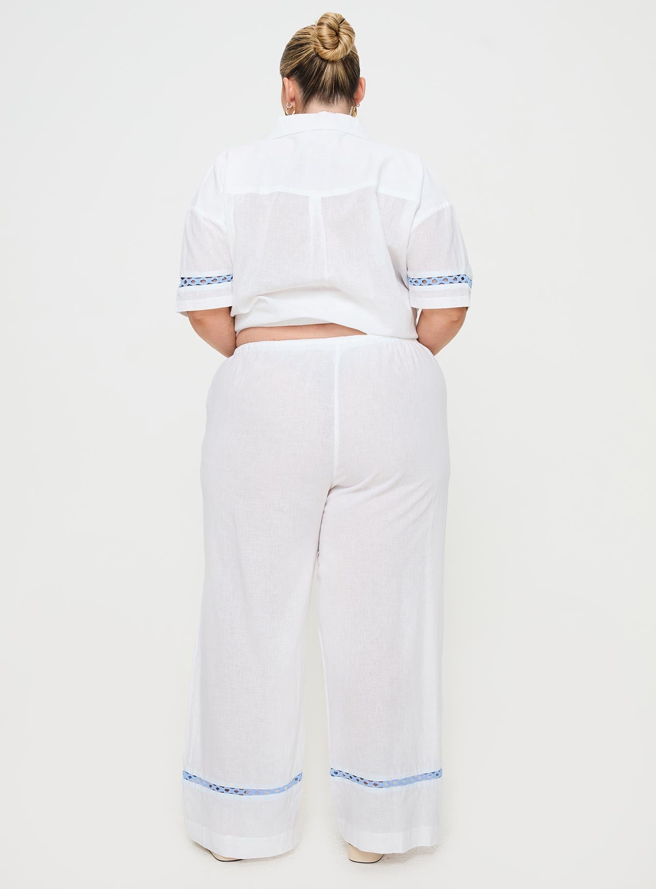 White and blue Linen pants Elasticated waistband, drawstring tie fastening, high rise