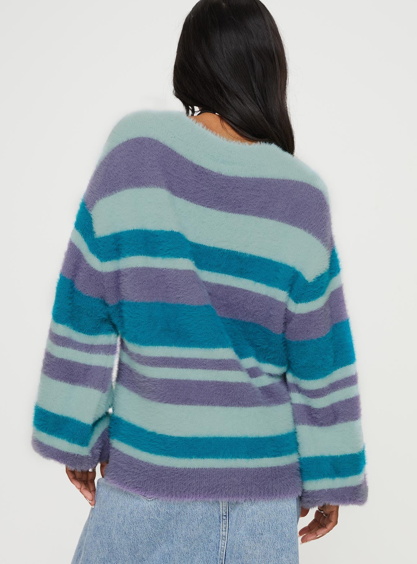 Sweater Relaxed fit, drop shoulder, textured knit material, crew neckline 