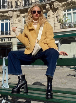 The Somewhere Else Teddy Jacket Beige