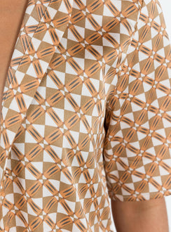 Short sleeve shirt Geo print Classic collar Button fastening at front