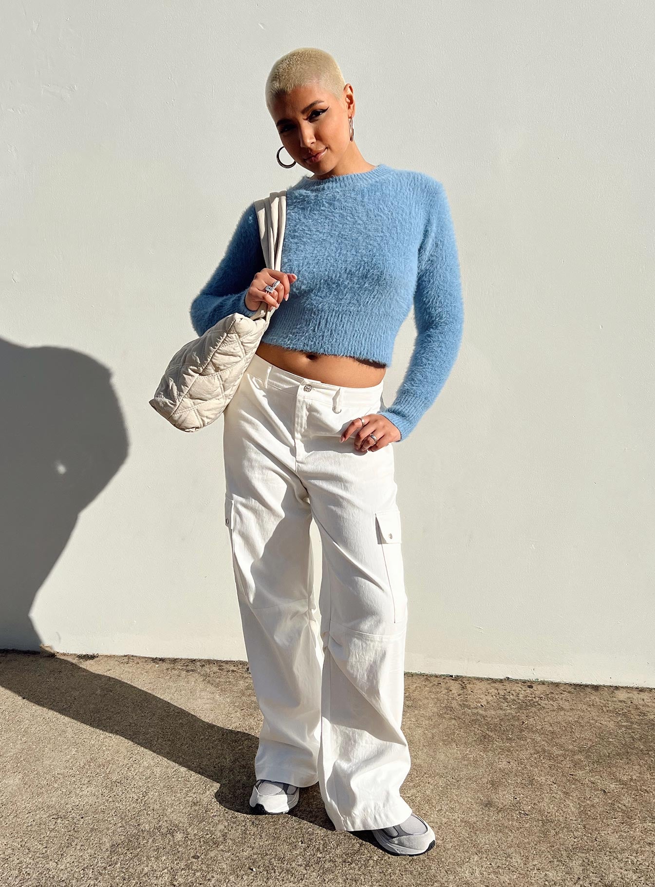 Blue sweater Fluffy knit material