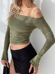 Long sleeve top Slim fitting, mesh material, off-the-shoulder design Ruched throughout Good stretch, fully lined