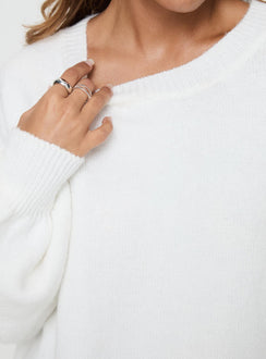White Sweater Oversized fit, knit material, wide neckline, drop shoulder