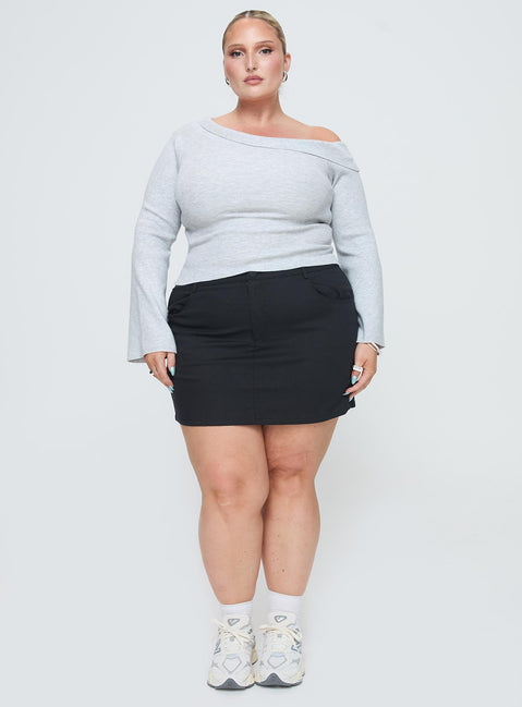 Princess Polly Curve  Low rise mini skirt Belt looped waist, zip and button fastening, four-pocket design Slight stretch, unlined 