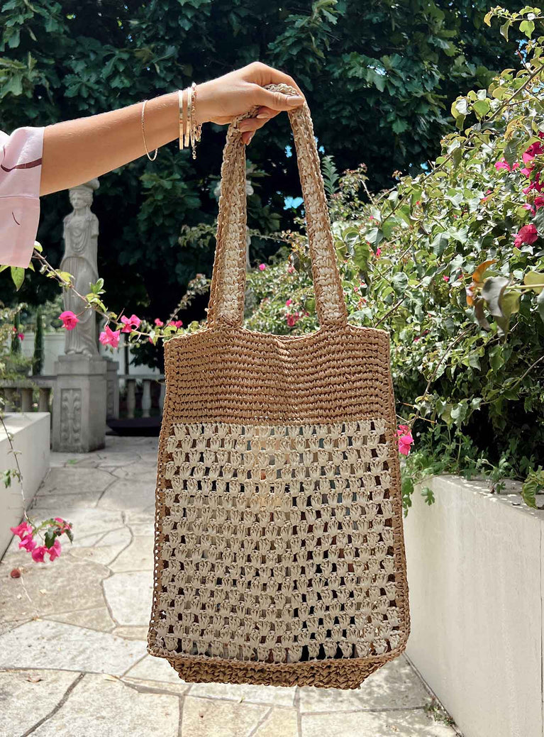 Tote bag Woven design Two fixed handles Unlined 