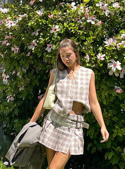 Mini Skirt plaid print Plaid print Double buckle fastening at waist Faux zip around waist Pleated design Side slit